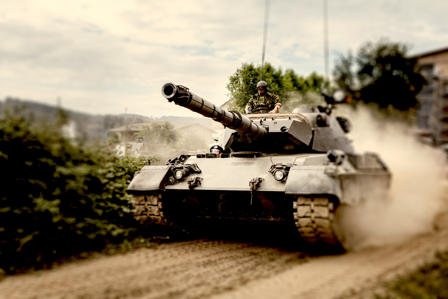 Die Kriegstreiber in der Bundesregierung handeln nicht im Interesse der Bürger! (Bild) Panzerlieferungen in die Ukraine