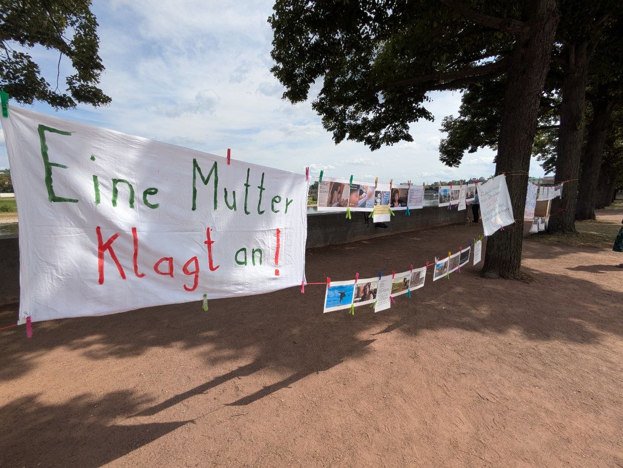 Anklagemauer vor dem Sächsischen Landtag in Dresden - Impressionen