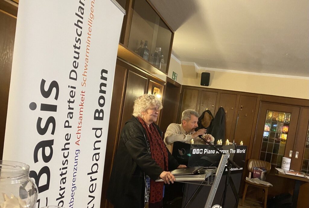 Juristisch ein Skandal (Bild) Andrea Henning_Buchlesung_Juristisch ein Skandal